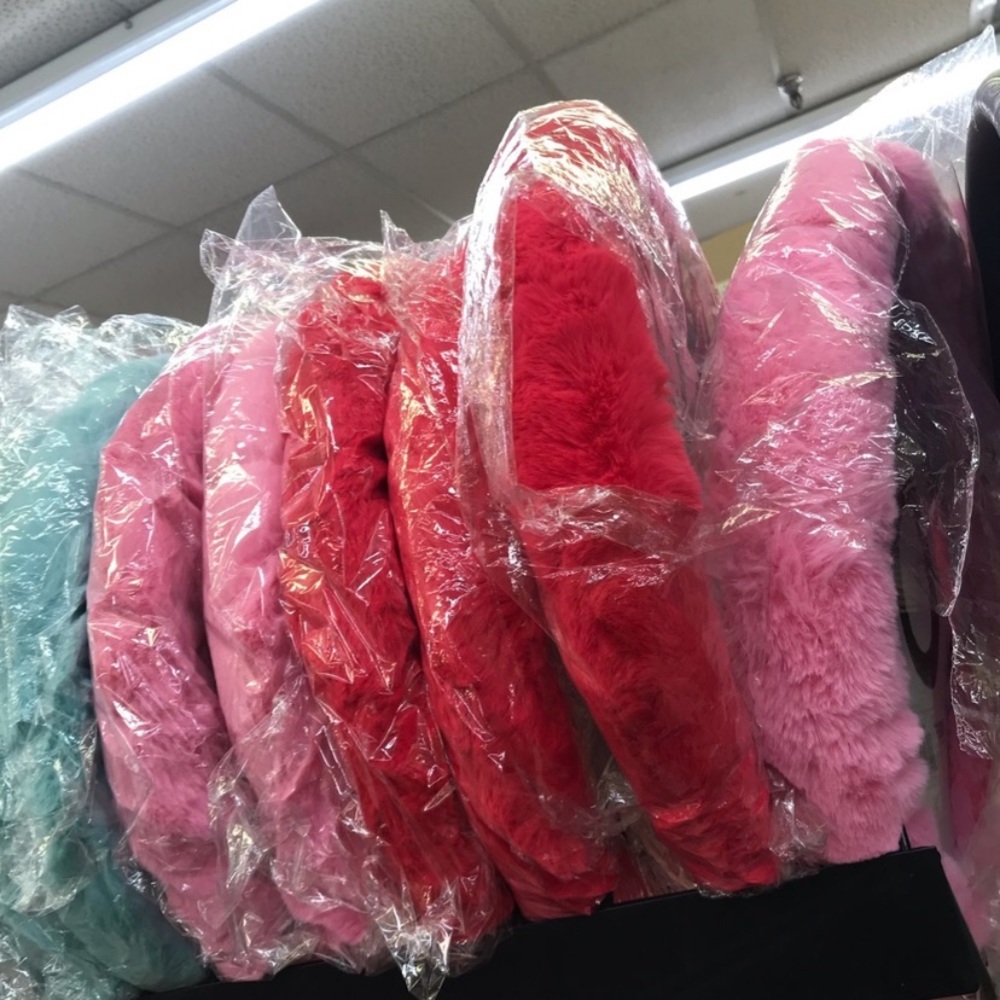 ✨ Fluffy Pink Steering Wheel Cover ✨